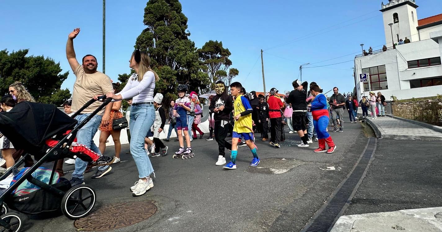 Alegria e cor desfilaram pelas ruas do Seixal (com fotos)