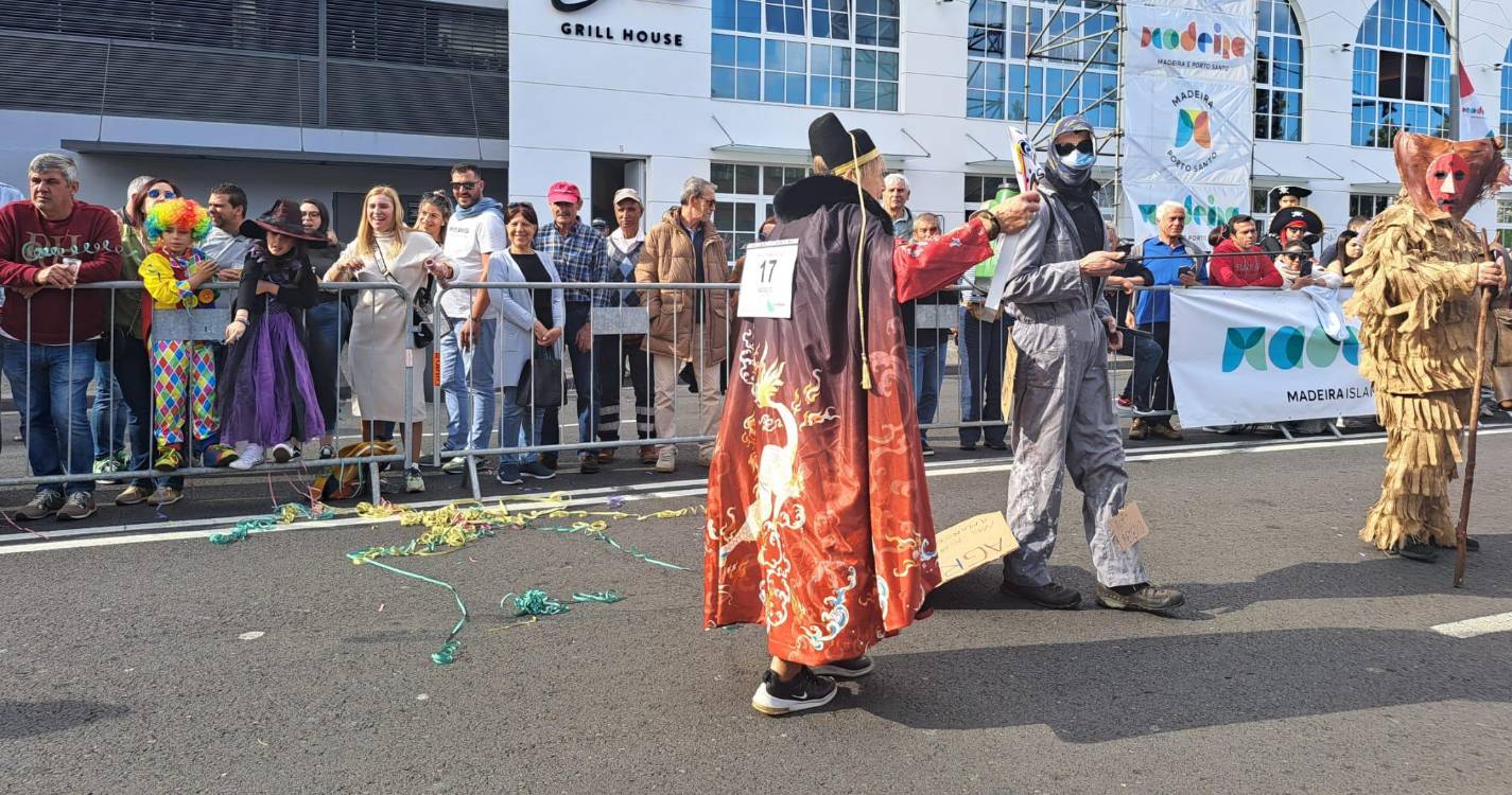 Donald Trump, malas furtadas e autocarro da ‘Rodapeste’ desfilam no Trapalhão. Veja as imagens