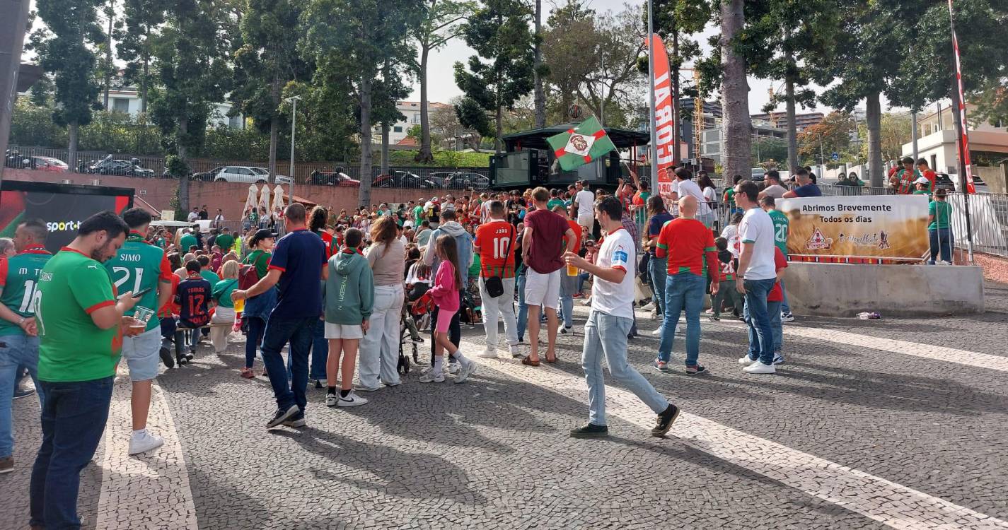 Marítimo: Mais de duas centenas de adeptos enchem ‘fan zone’ nos Barreiros [fotos e vídeos]