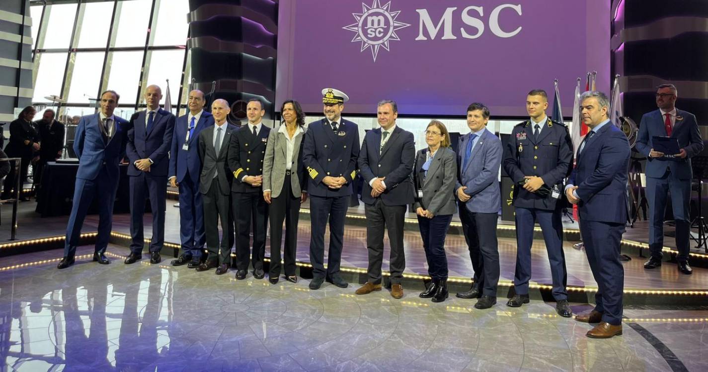 Veja como foi a tradicional troca de placas a bordo do MSC Euribia (com fotos)