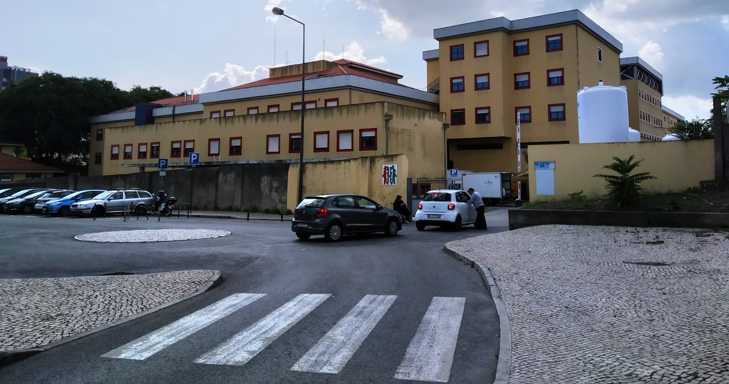 Filha doa fígado à mãe em primeiro transplante totalmente robótico em Portugal