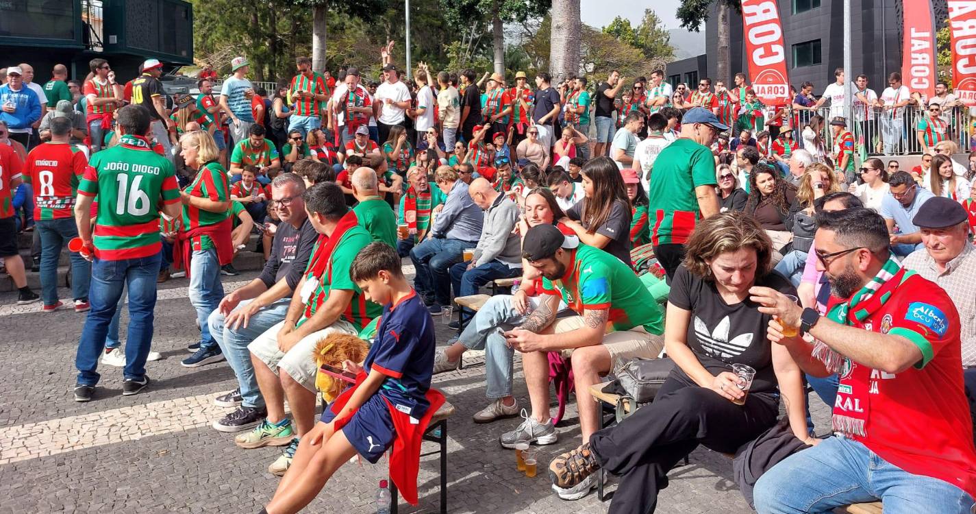 Marítimo: Mais de duas centenas de adeptos enchem ‘fan zone’ nos Barreiros [fotos e vídeos]