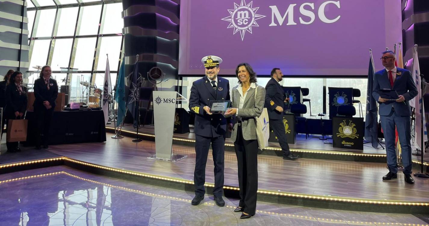 Veja como foi a tradicional troca de placas a bordo do MSC Euribia (com fotos)