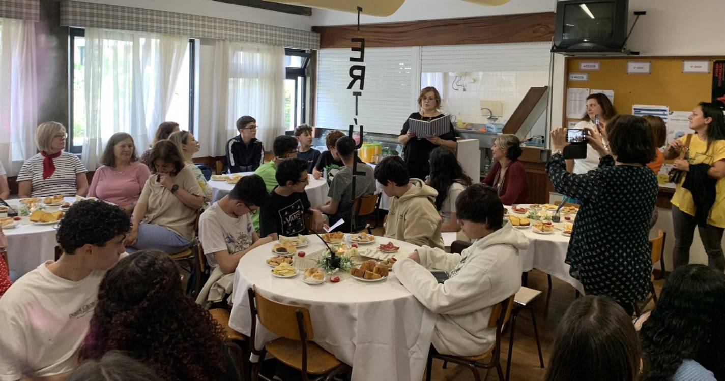Escola de Santo António assinala Dia Mundial da Língua Portuguesa (com fotos)