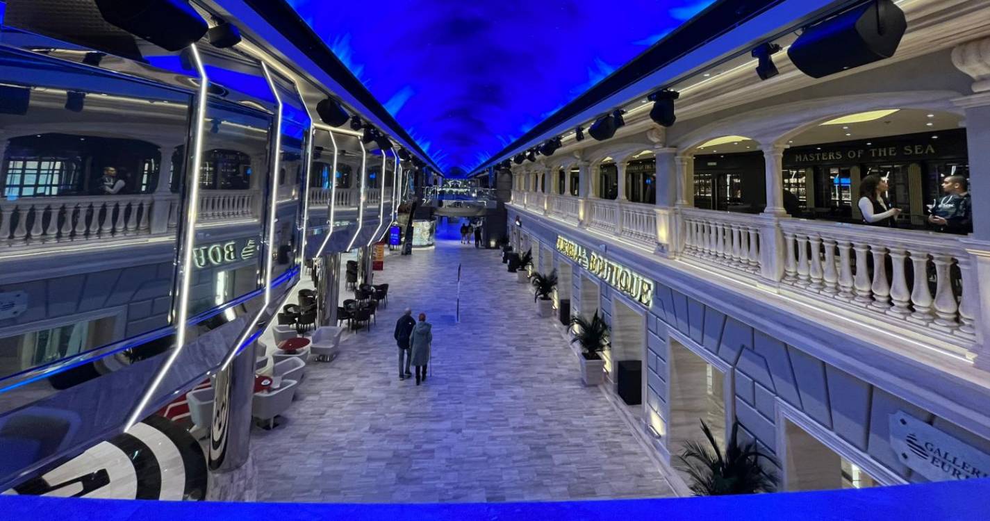 Entre a bordo do MSC Euribia (com fotos)