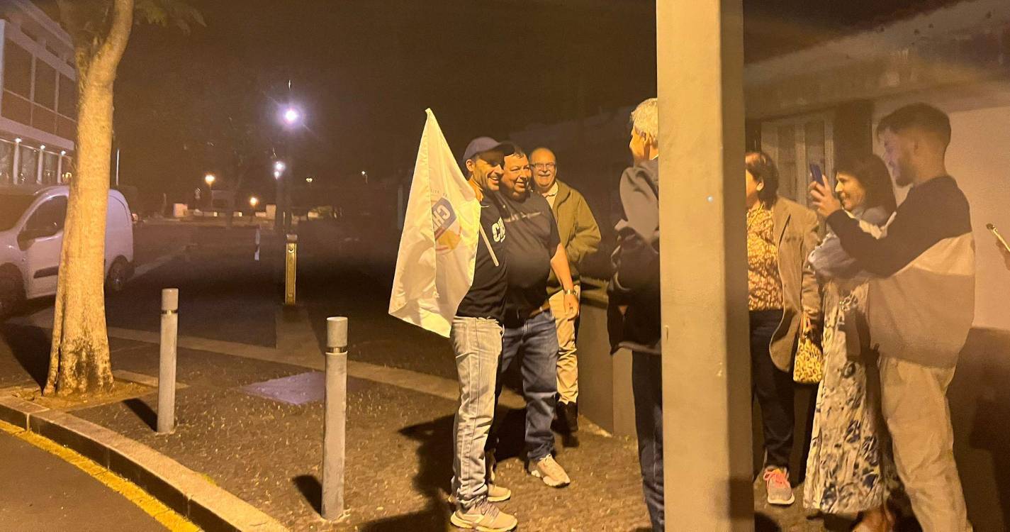 Candidato vencedor aguardado em euforia nas ruas de São Vicente pelos simpatizantes do Chega