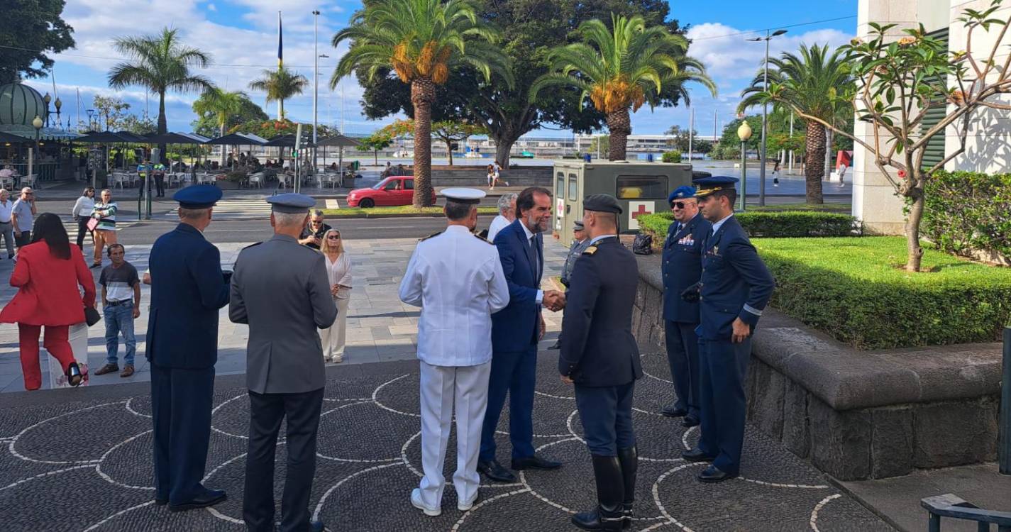 Cerimónias do dia da Região arrancam com Guarda de Honra (com fotos e vídeo)