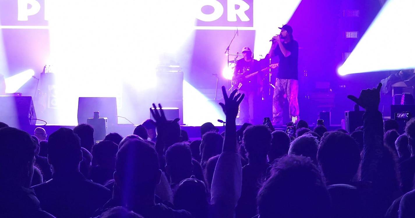 Gabriel o Pensador deixa todo o mundo no Porto Moniz no maior astral