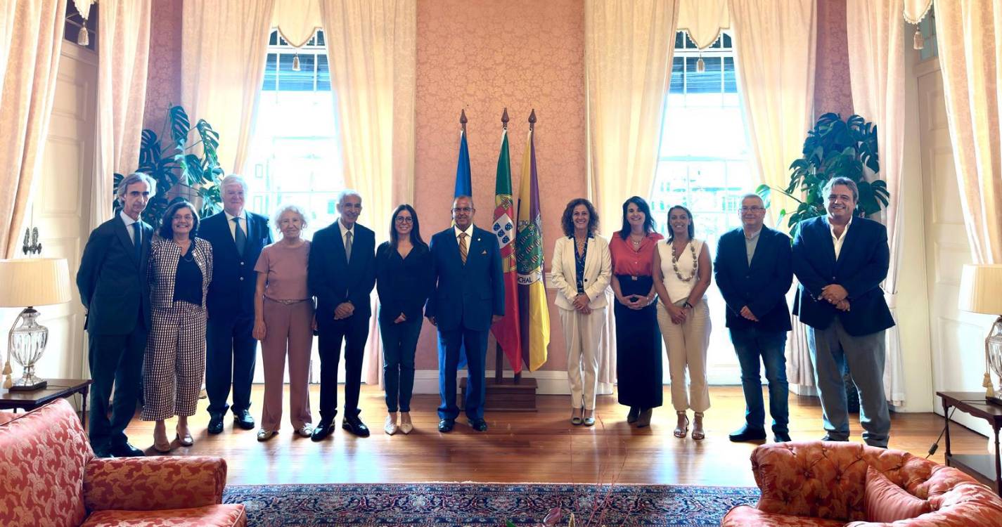 Assembleia Municipal do Funchal homenageia antigos presidentes