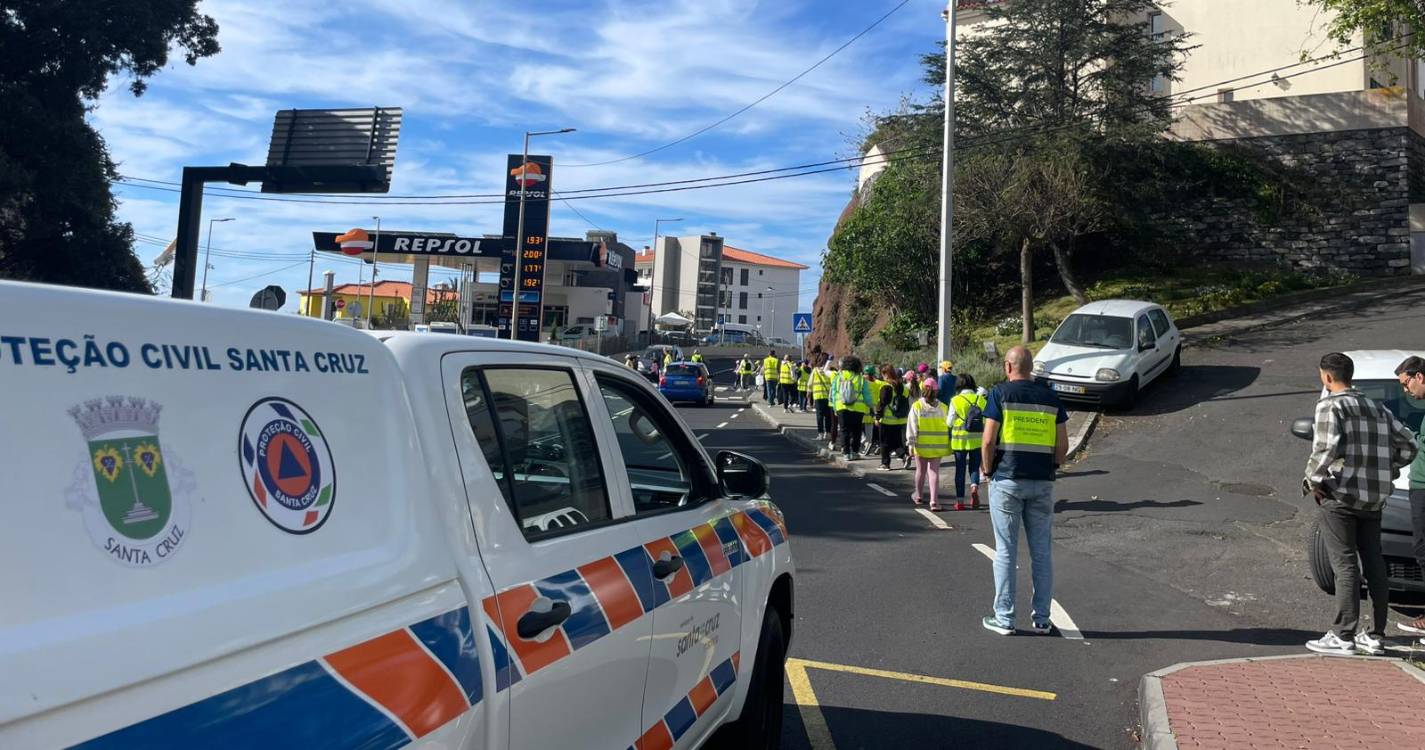 VI edição de ‘Plogging’ recolhe cerca de 374 kg de resíduos no Caniço