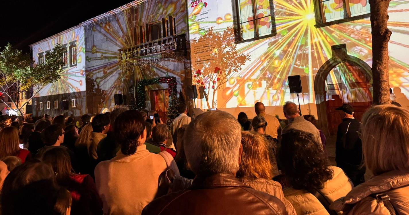 Natal: Santa Cruz já está iluminada (veja as fotografias)