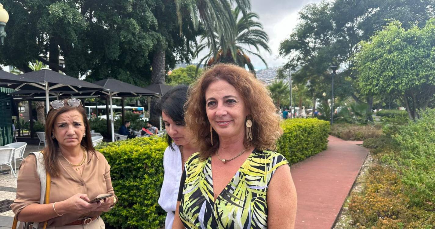 “O que nós hoje estamos a fazer é o estudo”, diz Cristina Pedra sobre estacionamento na Praça do Município