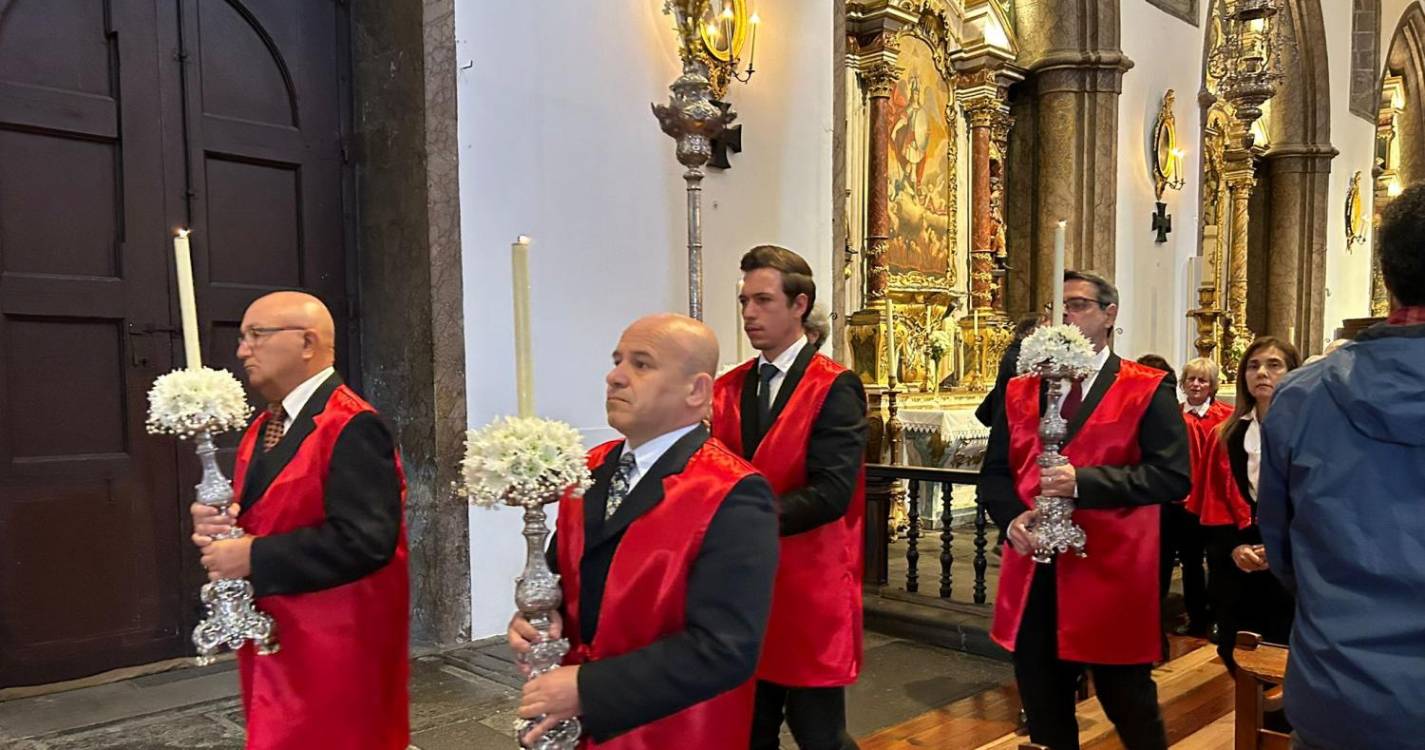 Procissão da Ressurreição do Senhor junta centenas de fiéis (com fotos e vídeo)