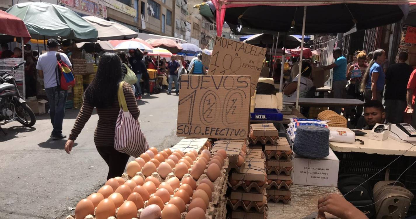 Luso-venezuelanos mantêm tradições de Páscoa mas comerciantes queixam-se de queda nas vendas