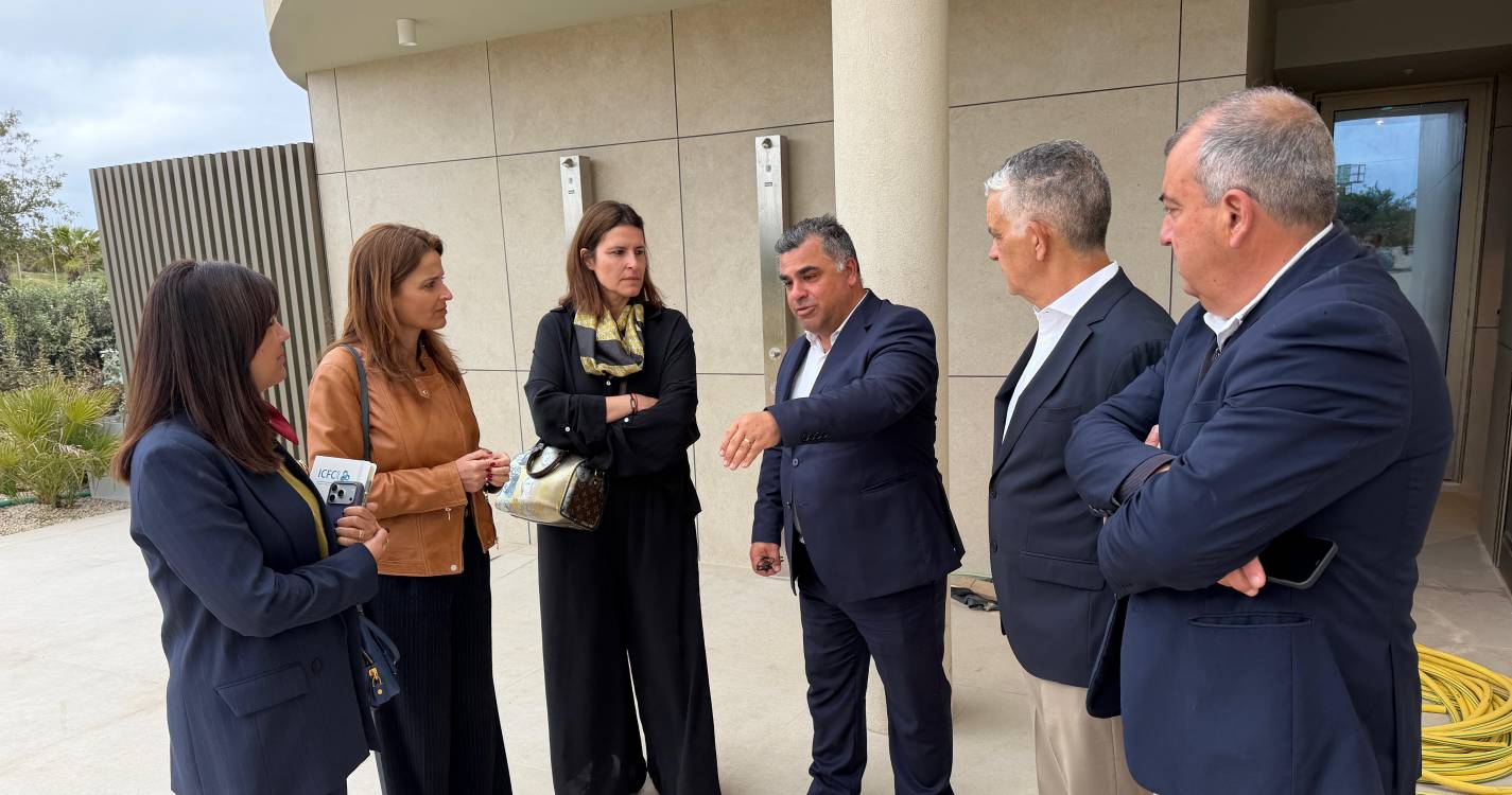 Secretária regional de Saúde visita projeto pioneiro de geomedicina no Porto Santo