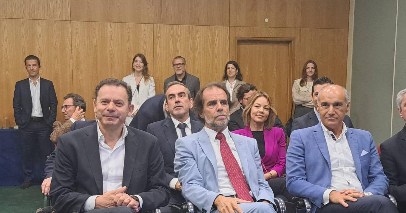 Montenegro assiste a sessão da ARDITI e segue para obras do novo hospital