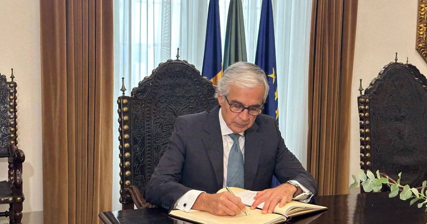 Ucrânia: Aguiar-Branco recebe hoje presidente do parlamento ucraniano que discursa em plenário