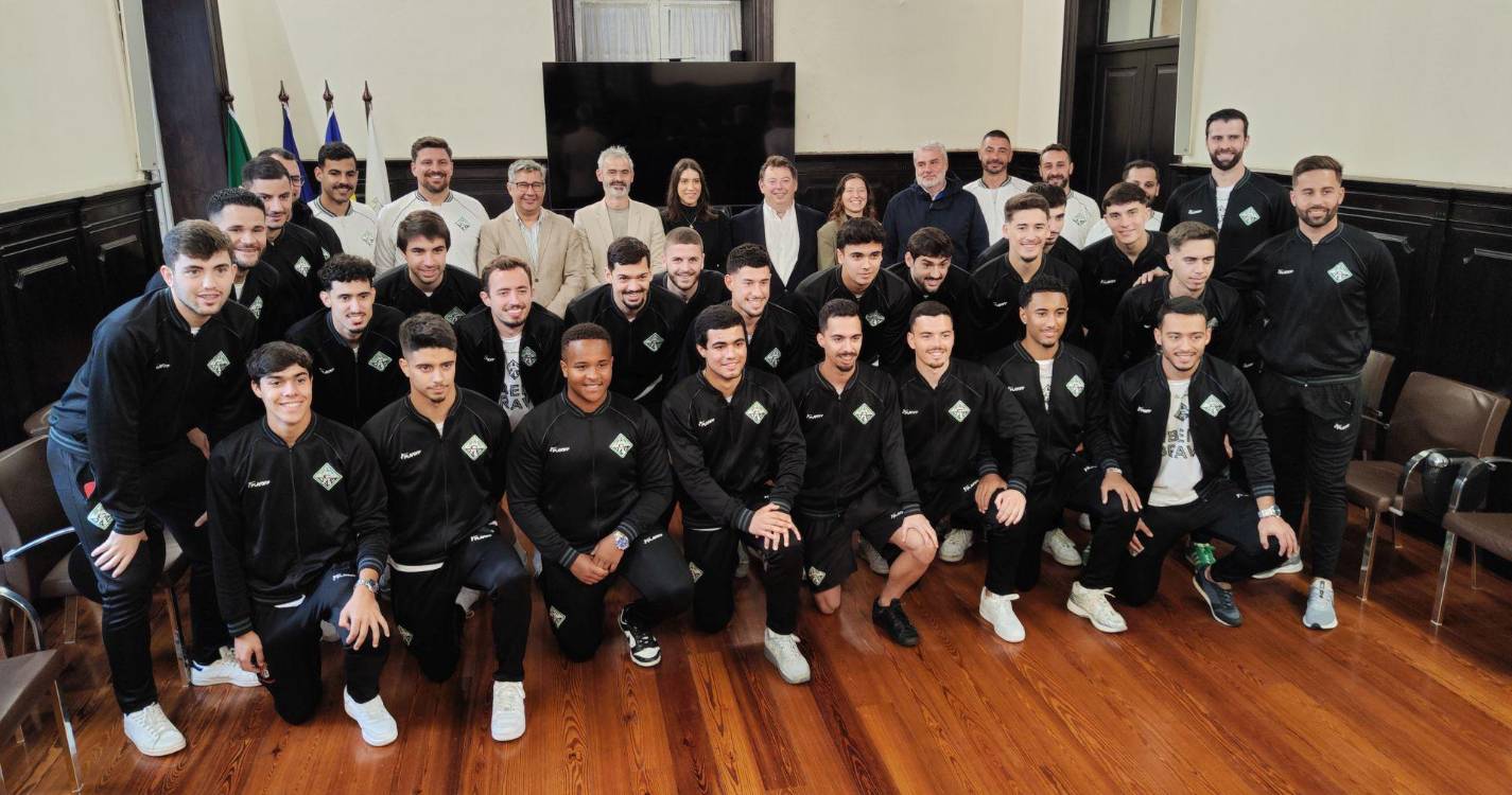 Câmara Municipal homenageia CD Ribeira Brava pelo título regional de futebol