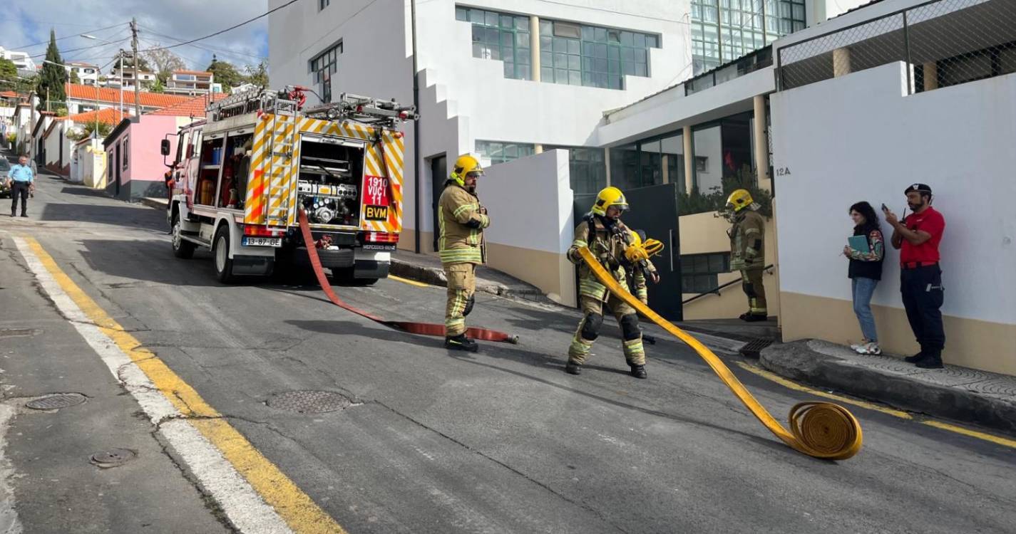 Simulacro de incêndio mobilizou crianças e adultos no Infantário Donamina