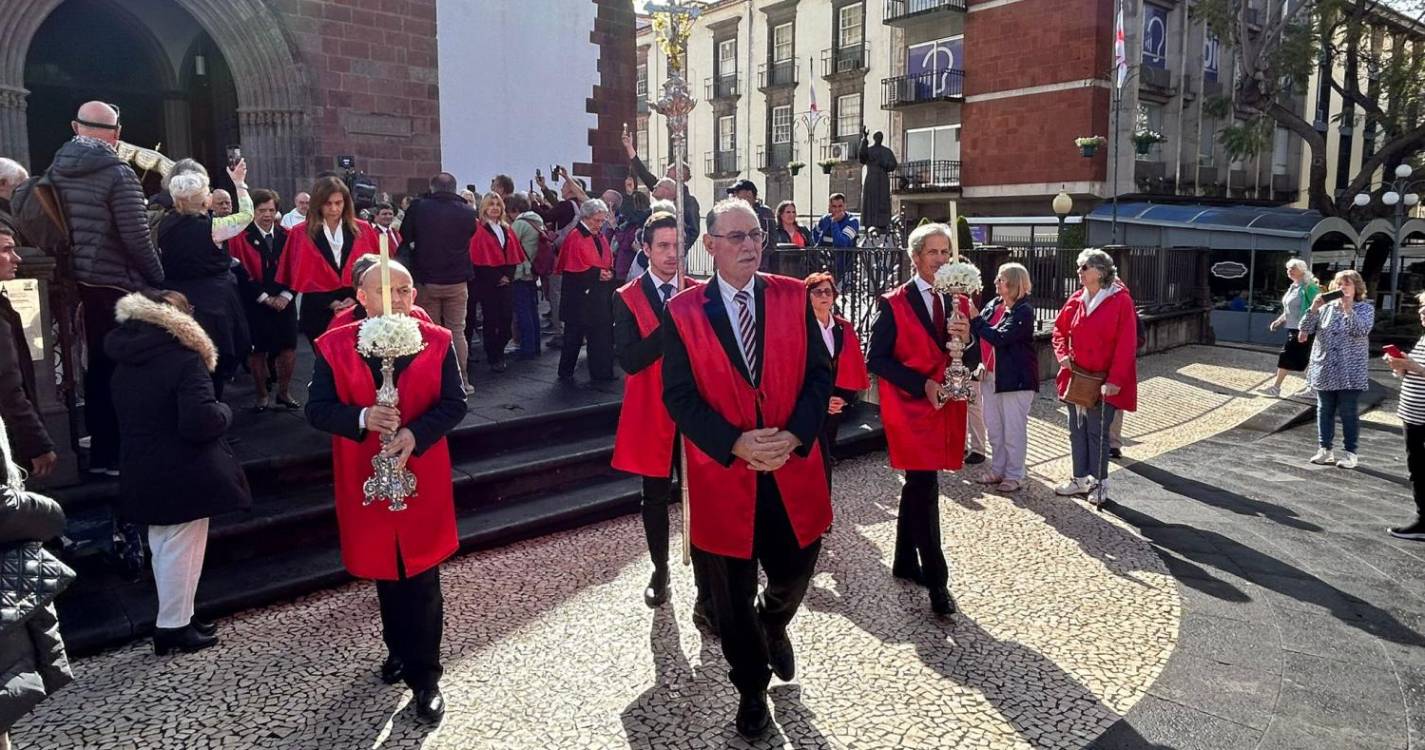 Procissão da Ressurreição do Senhor junta centenas de fiéis (com fotos e vídeo)
