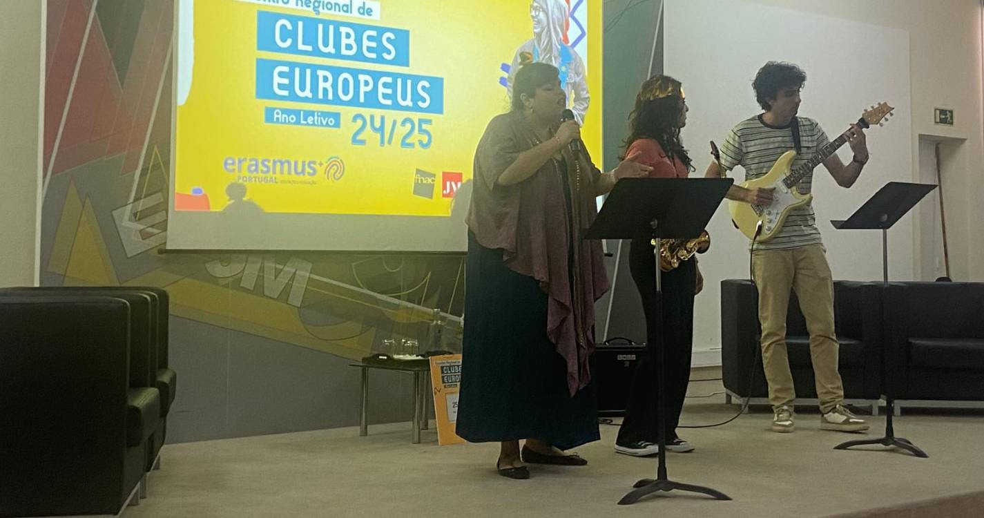‘Senhora do mar’/ ‘Deslocado’ na voz de Vânia abrem Encontro de Clubes Europeus (com vídeo)