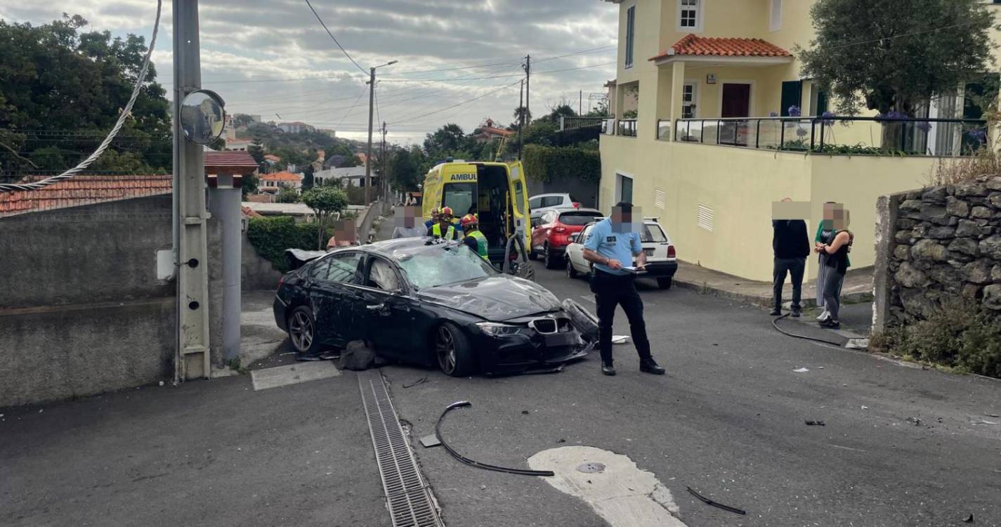Despiste aparatoso no Caniço deixa mulher ferida (com fotos)