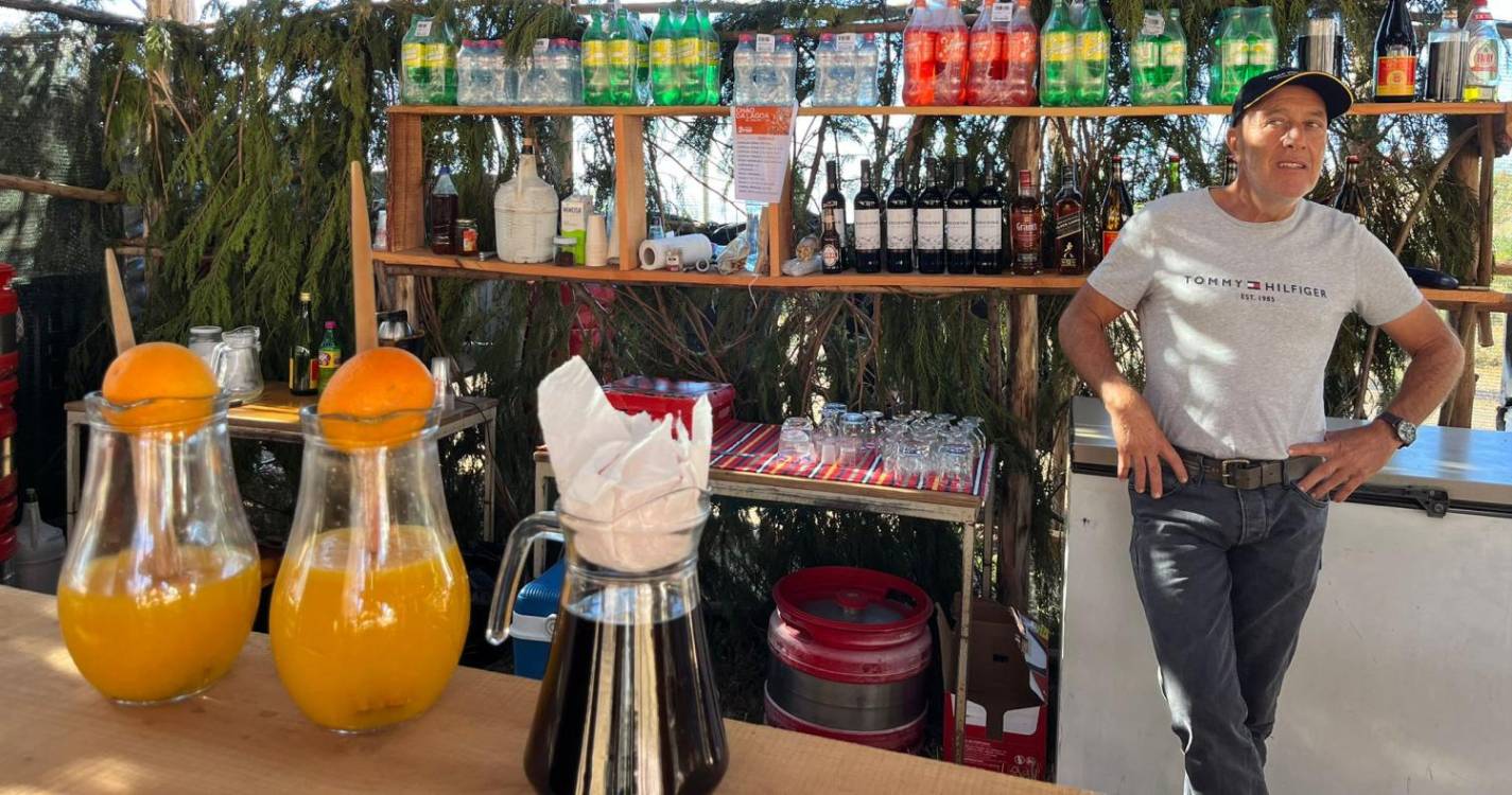 Chão da Lagoa: Poncha não falta nas barracas da Herdade (com fotos)