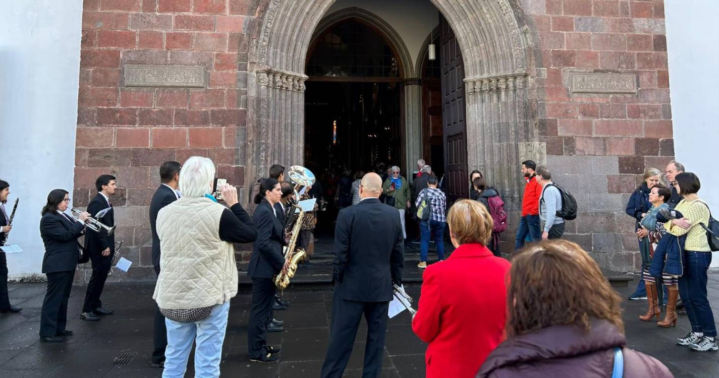 Procissão da Ressurreição do Senhor junta centenas de fiéis (com fotos e vídeo)