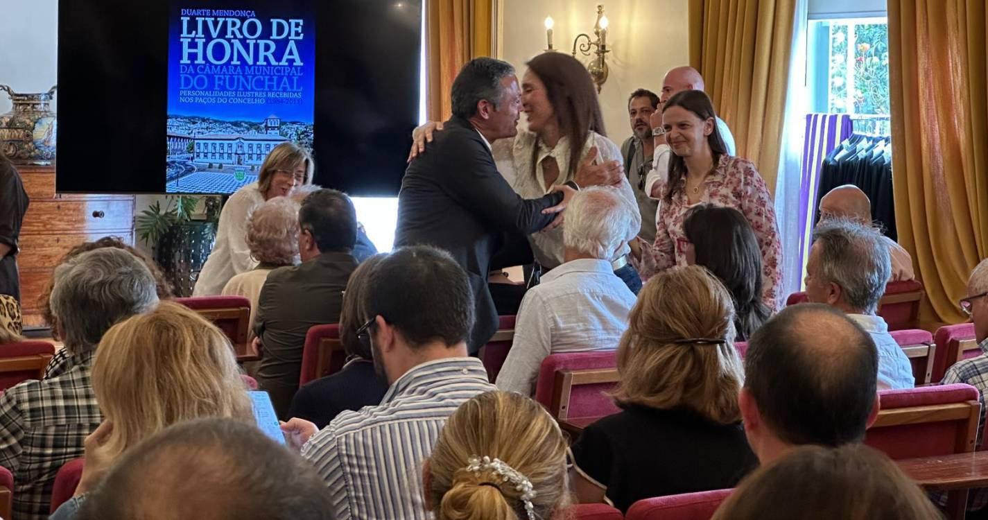 Pedro Calado e Cristina Pedra despedem-se de funcionários da Câmara do Funchal em sessão interna