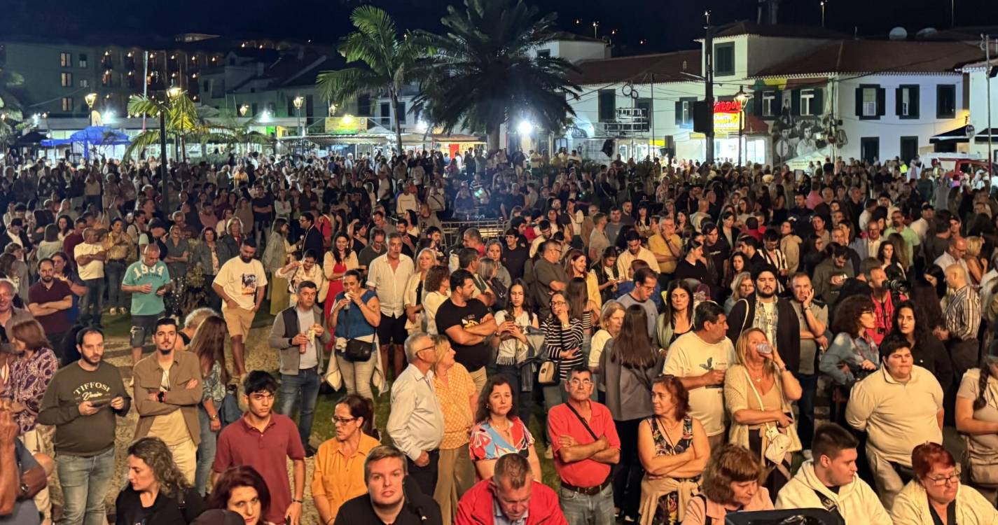 Casa cheia em Santa Cruz para ouvir Marisa Liz (com fotos)