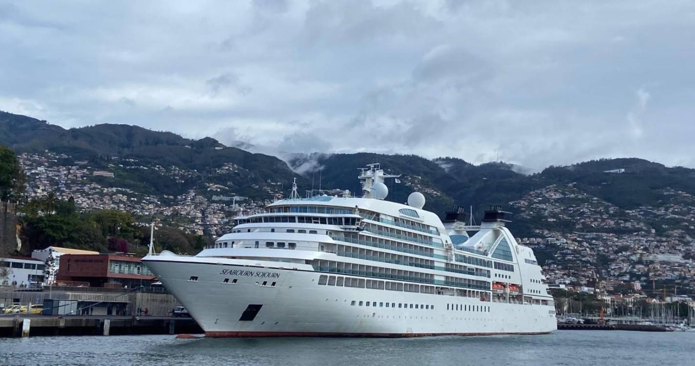 Porto do Funchal com o Seabourn Sojourn