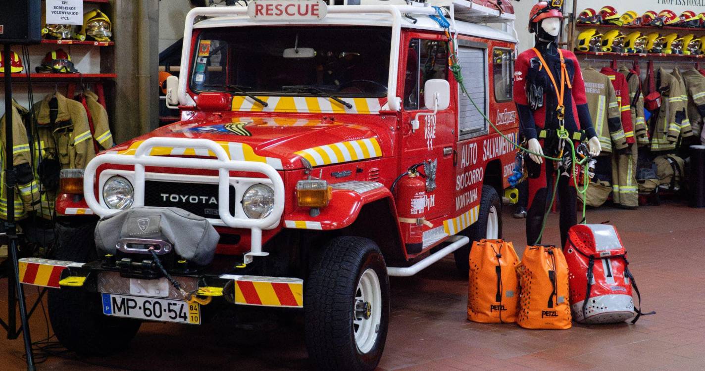 Turista com frio e cansada resgatada pelos bombeiros