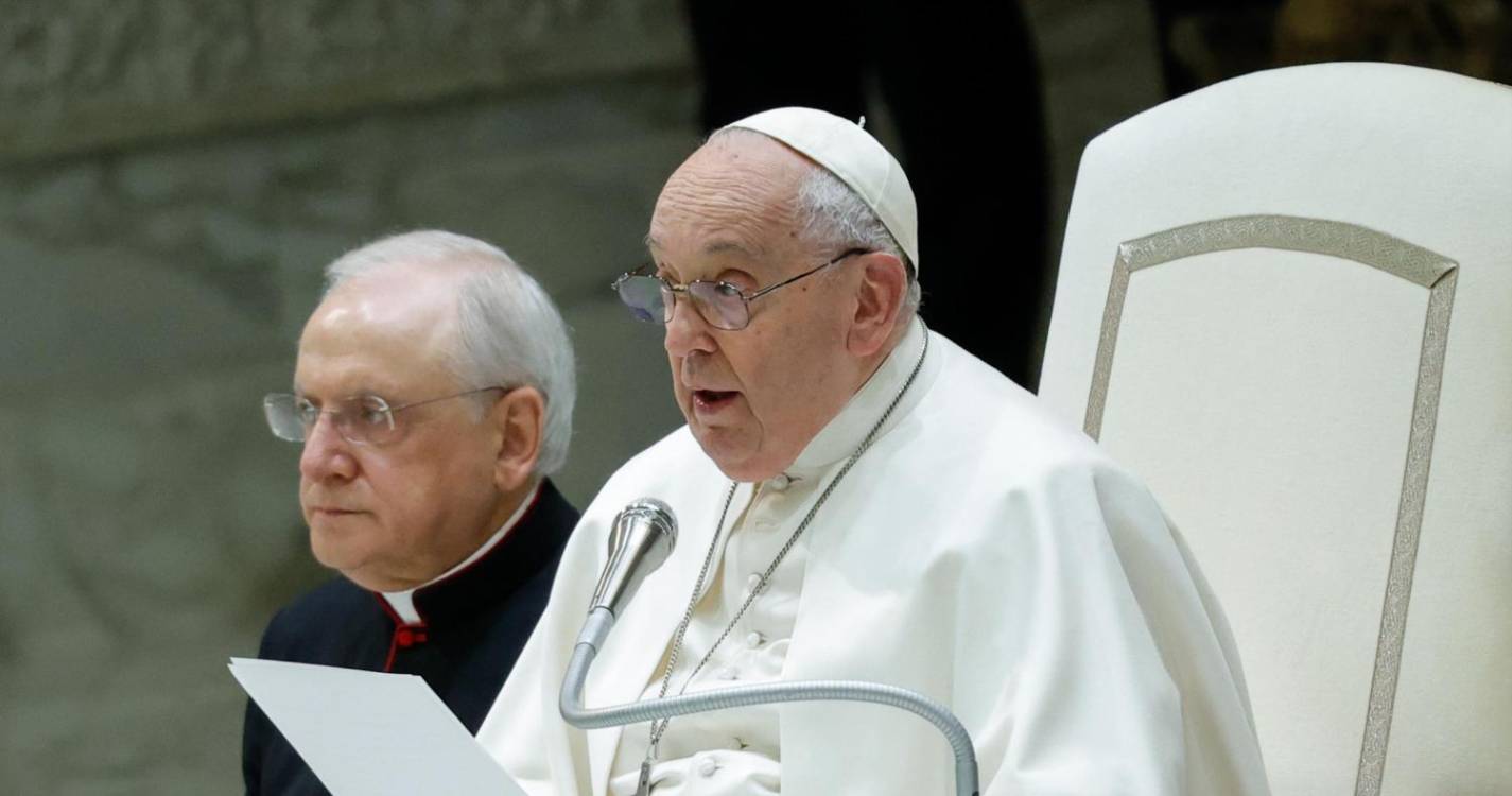 Papa com bronquite pede a assessor para ler discurso