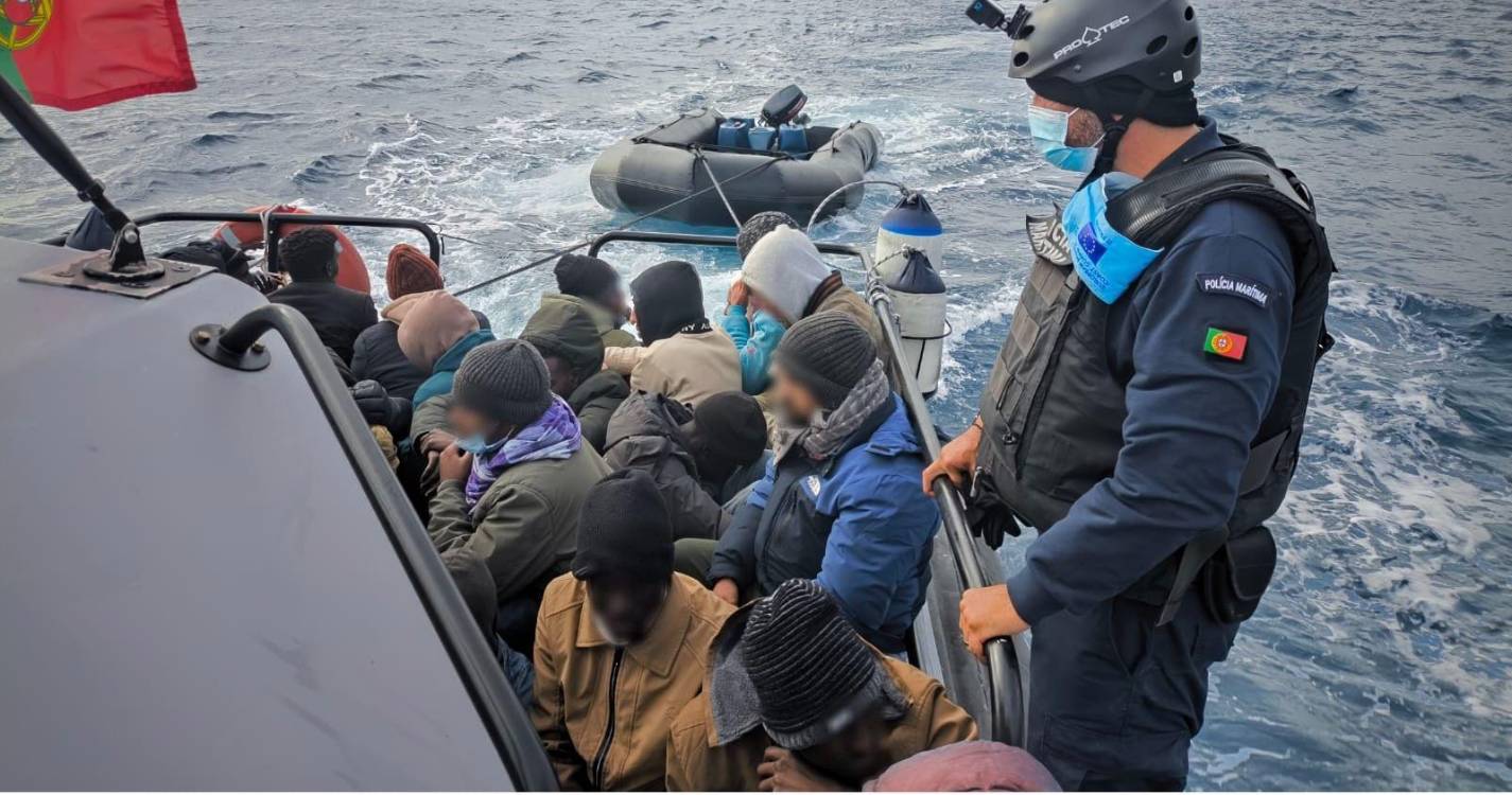 Migrações: Polícia Marítima portuguesa resgata 32 pessoas na Grécia