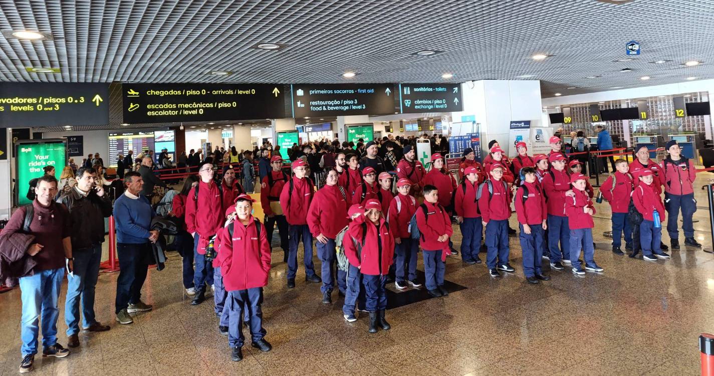 Jovens bombeiros de Câmara de Lobos e Santana no encontro Nacional de infantes e cadetes