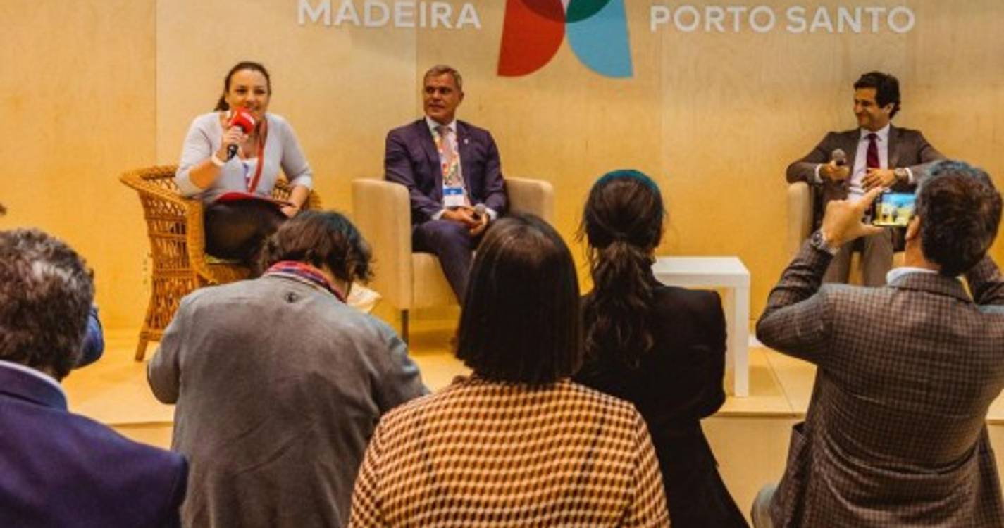 Filas para o melhor pavilhão de sempre