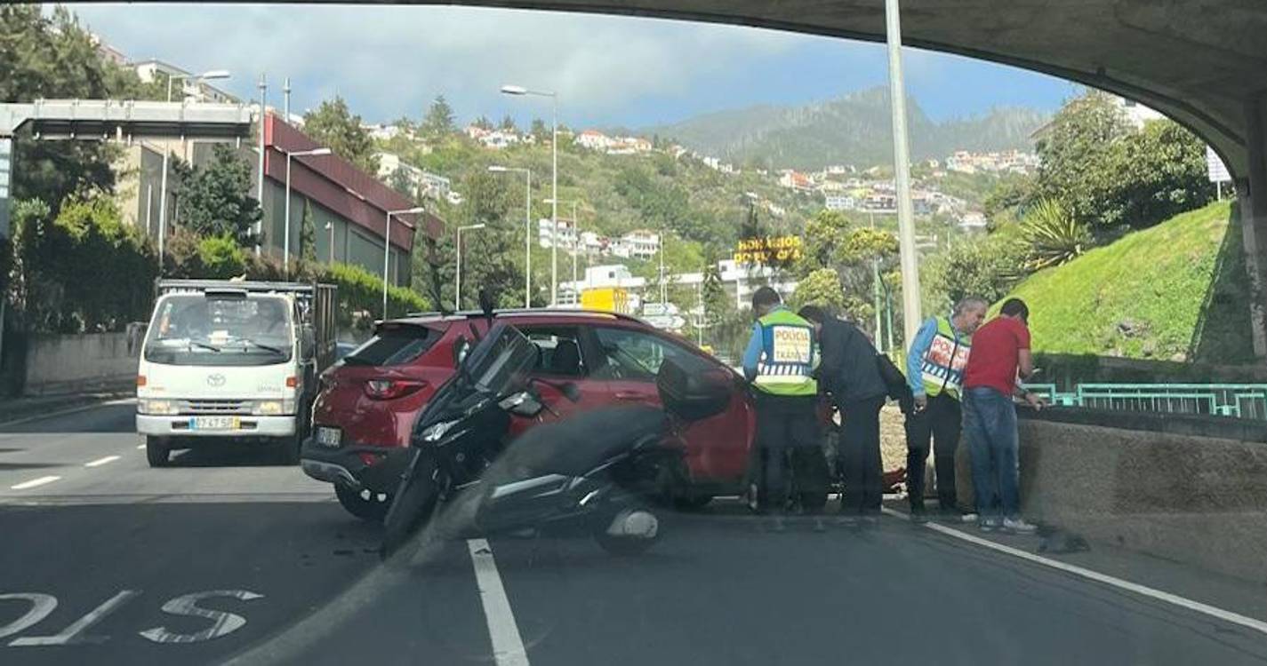 Despiste seguido de choque condiciona trânsito nos Viveiros (com fotos)
