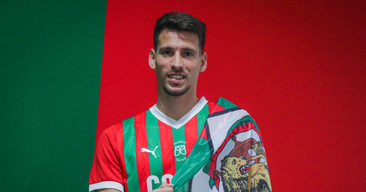 Marítimo anuncia contratação de Alexandre Guedes