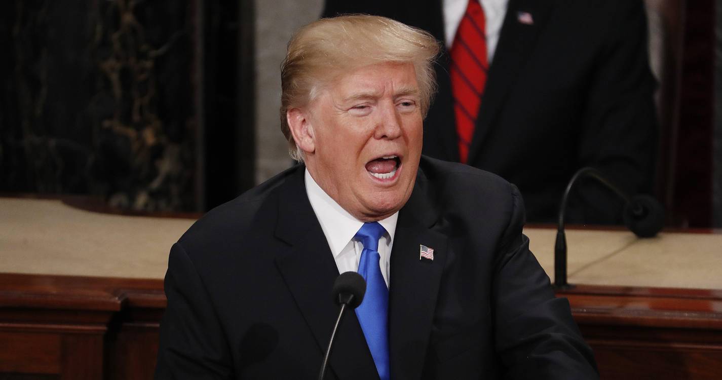 Tarifas: Trump pede regresso de grandes empresas norte-americanas