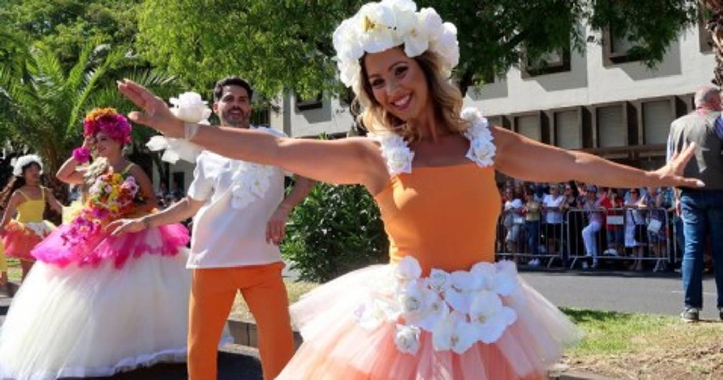 Imagens mostram animação e clássicos que lotaram a Avenida do Mar