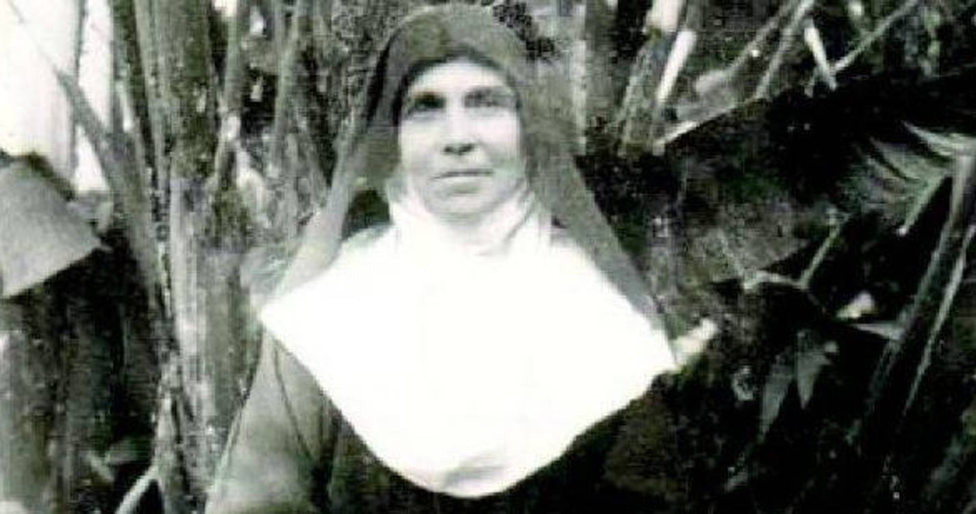 Amélia Carvalheira lança fotobiografia no 96.º aniversário da Madre Virgínia