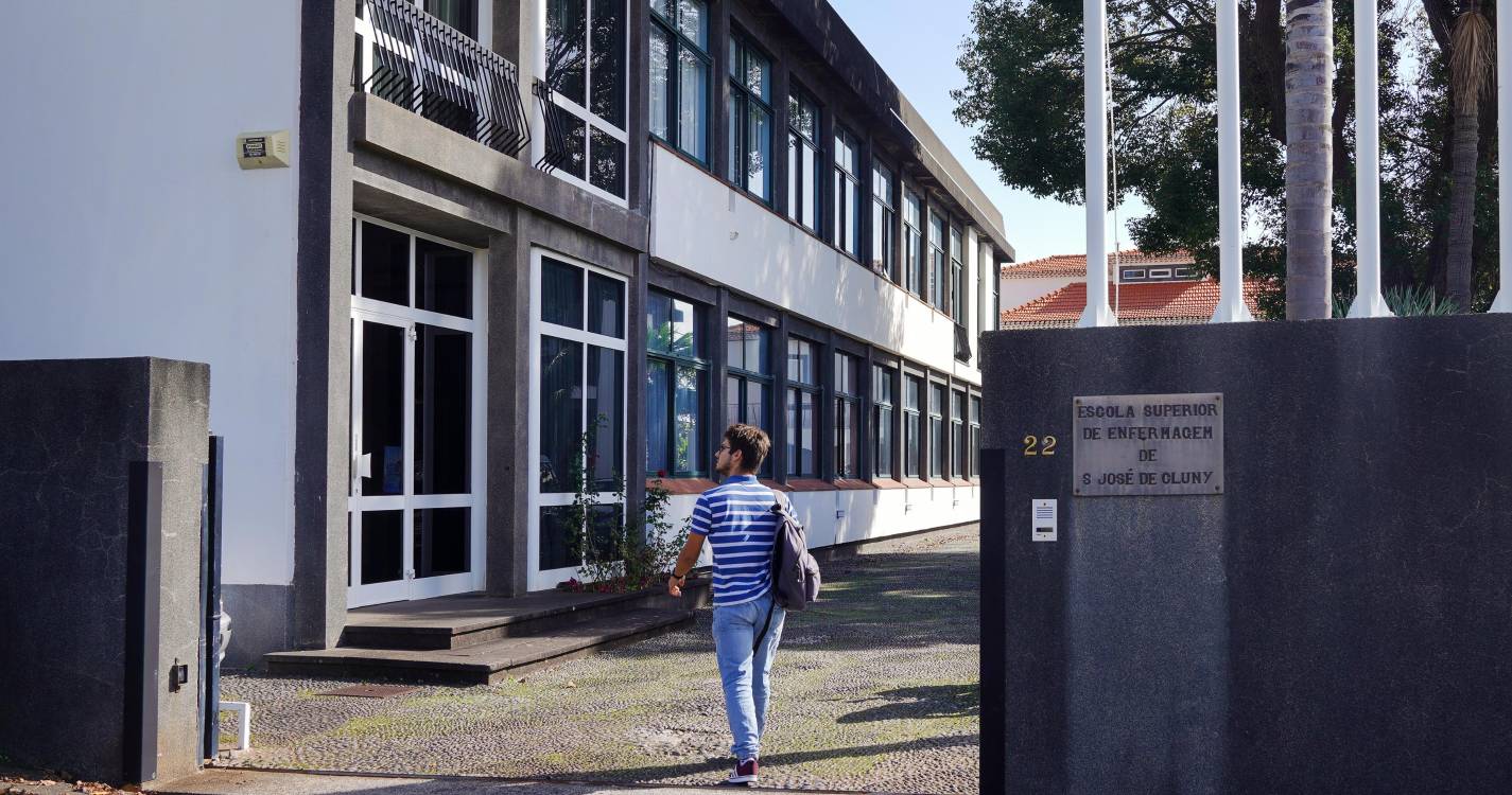 Seminário ‘Cuidar da Criança’ na Escola Superior de Enfermagem São José de Cluny