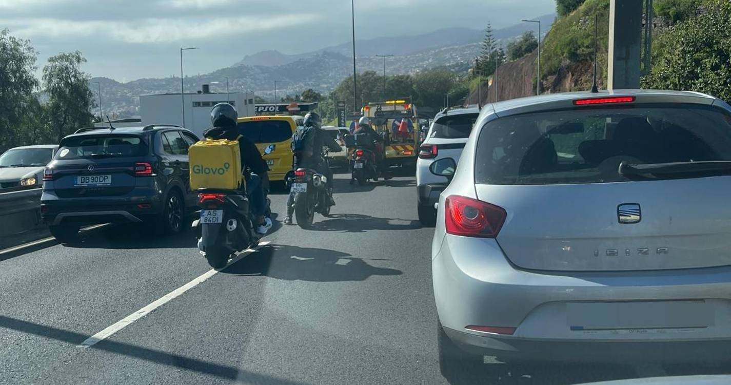 Trânsito condicionado na Via Rápida entre São Gonçalo e Viveiros