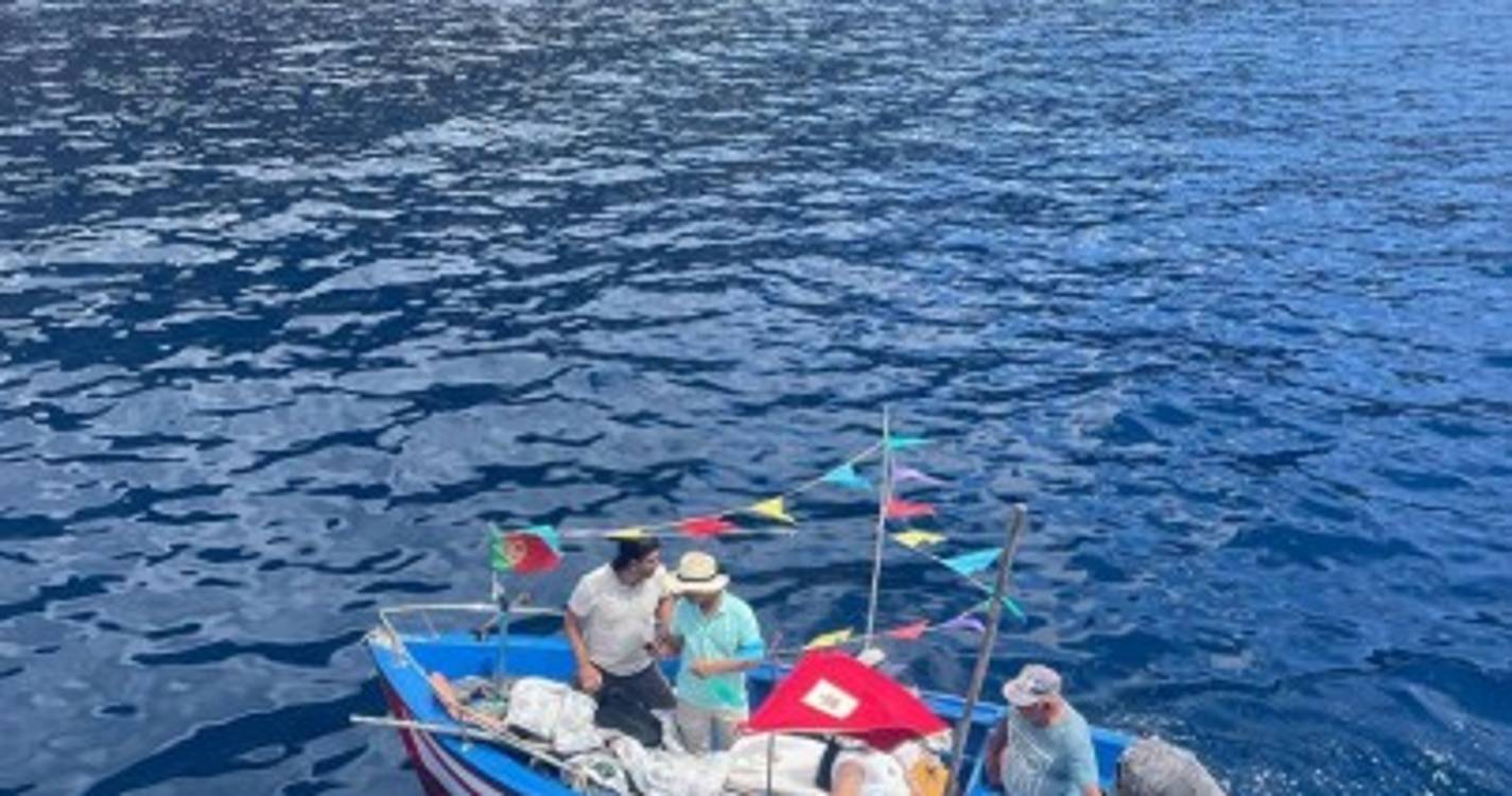 Procissão dos pescadores volta ao mar ao fim de 20 anos (com fotos)
