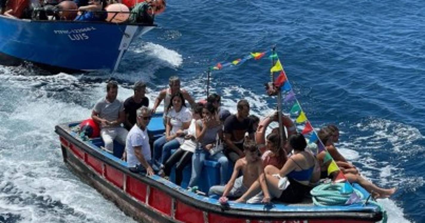 Procissão dos pescadores volta ao mar ao fim de 20 anos (com fotos)