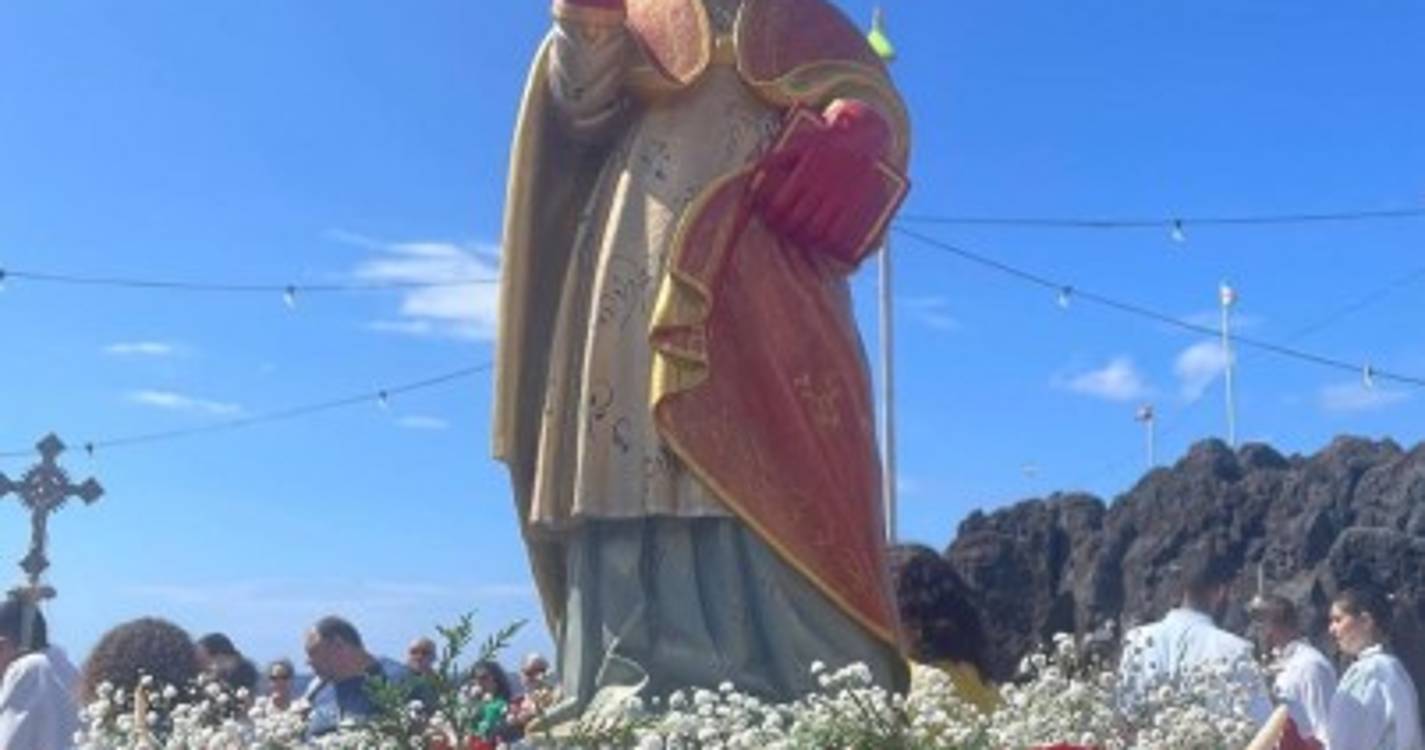 Procissão dos pescadores volta ao mar ao fim de 20 anos (com fotos)