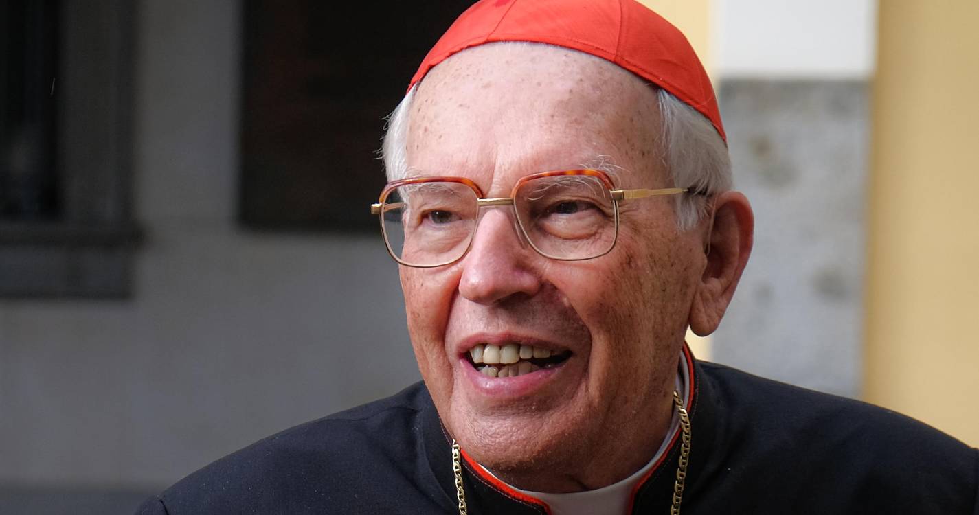 Conclave: Cardeal decano espera ver fumo branco esta tarde