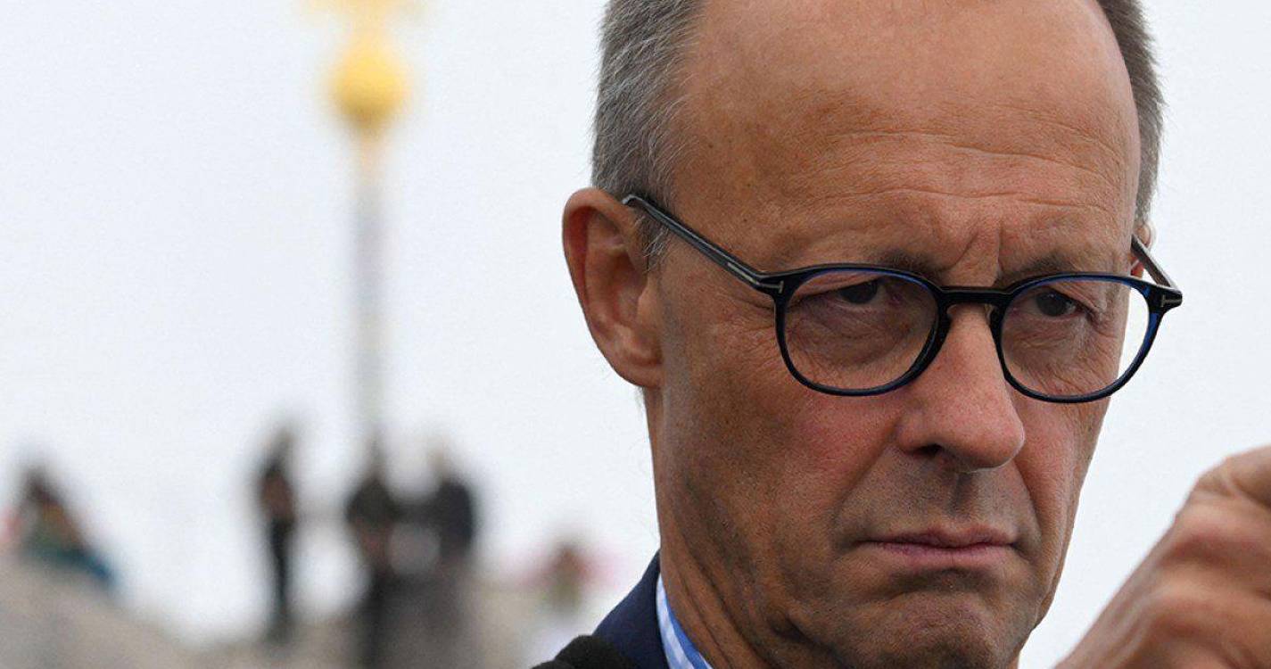 Friedrich Merz eleito chanceler da Alemanha no parlamento à segunda volta