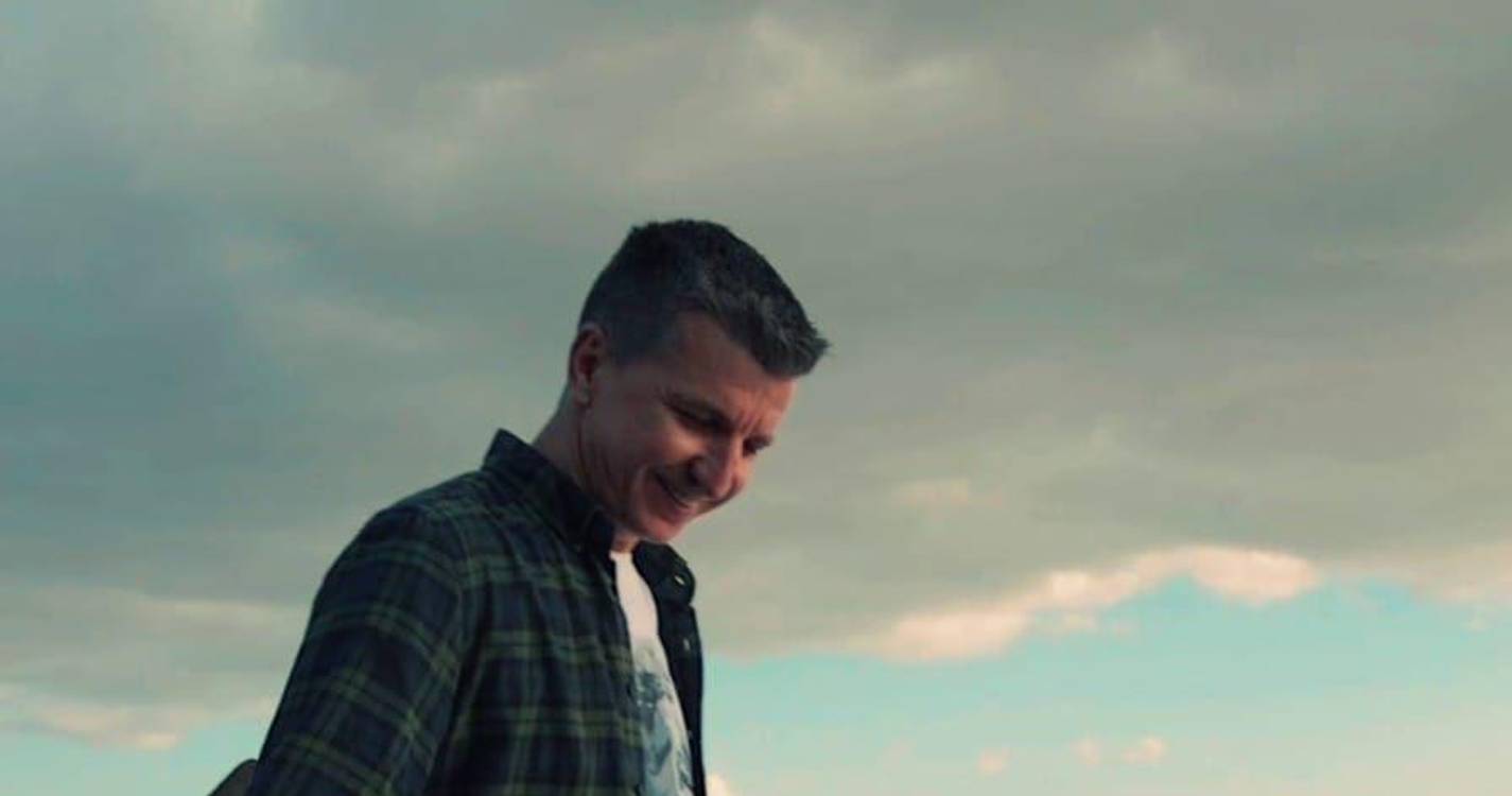 Zé Francisco Abreu lança primeiro single a solo