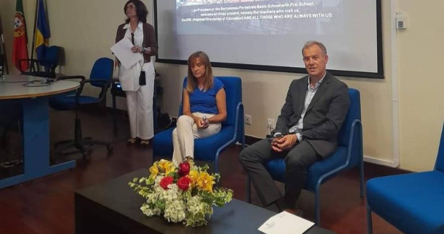 Comitiva Erasmus+ explora a realidade educativa na Bartolomeu Perestrelo